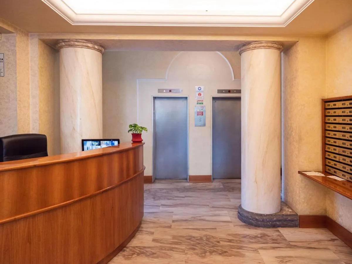 The Best Rent - Spacious One-Bedroom Apartment In Moscova District Milán