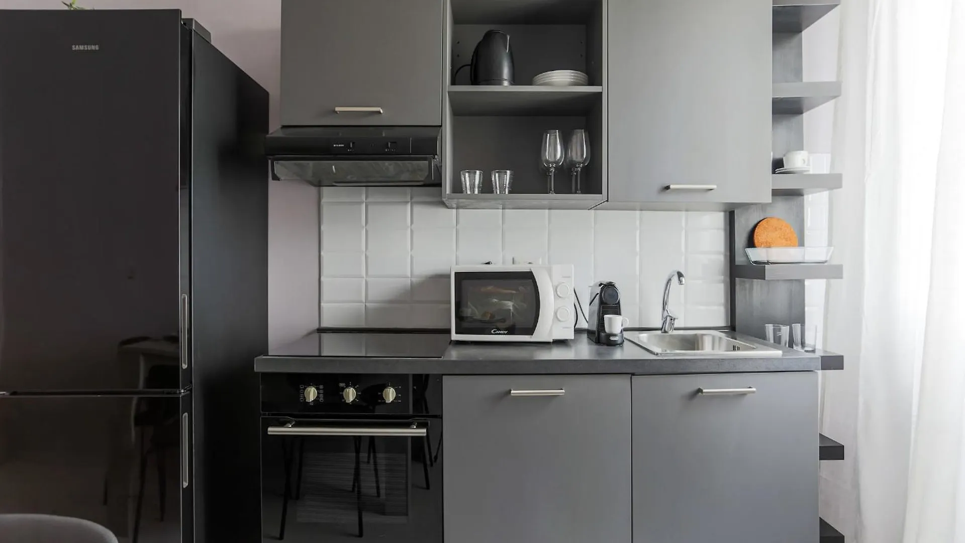 The Best Rent - Spacious One-Bedroom Apartment In Moscova District Milán