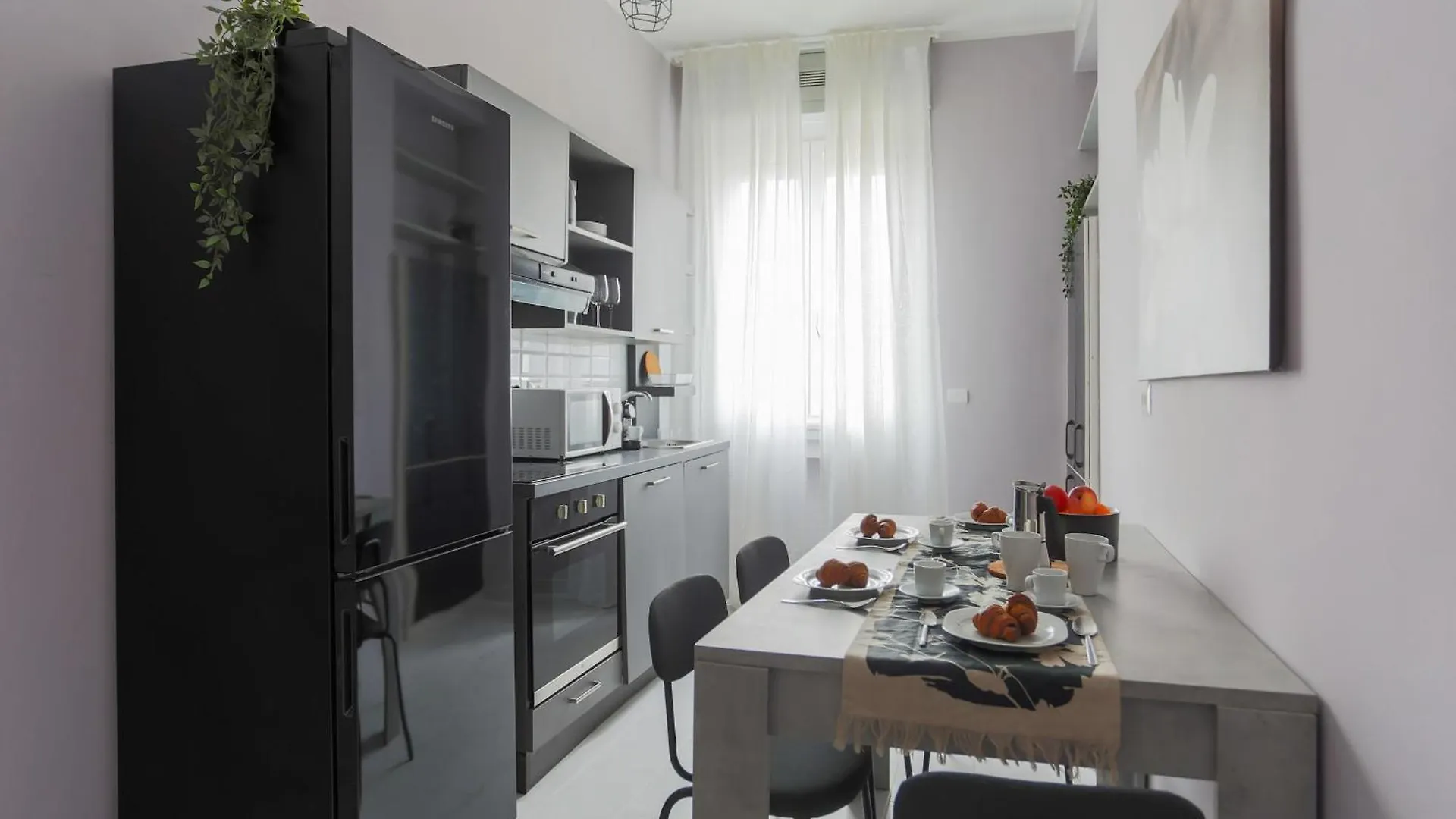 The Best Rent - Spacious One-Bedroom Apartment In Moscova District Milán